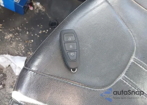 2013 Ford Focus Titanium z USA, uszkodzony, nr VIN 1FADP3N23DL124203